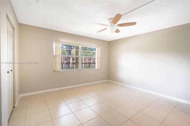 Building Photo - 1000 SW 128th Terrace