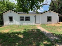 Building Photo - 1927 S Fannin Ave