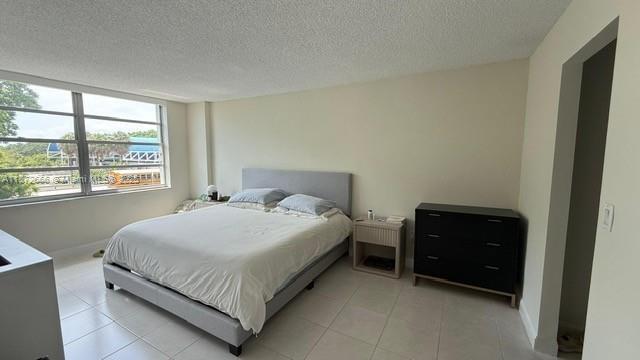 Building Photo - 150 SE 25th Rd