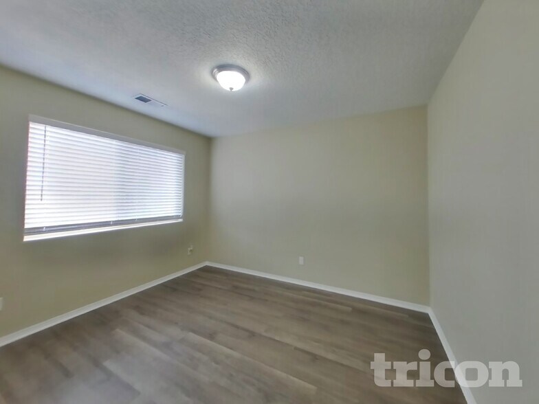 Building Photo - 1612 Valle Vista Rd NW
