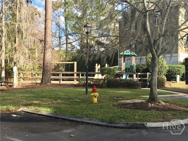 Building Photo - 2207 Walden Park Dr