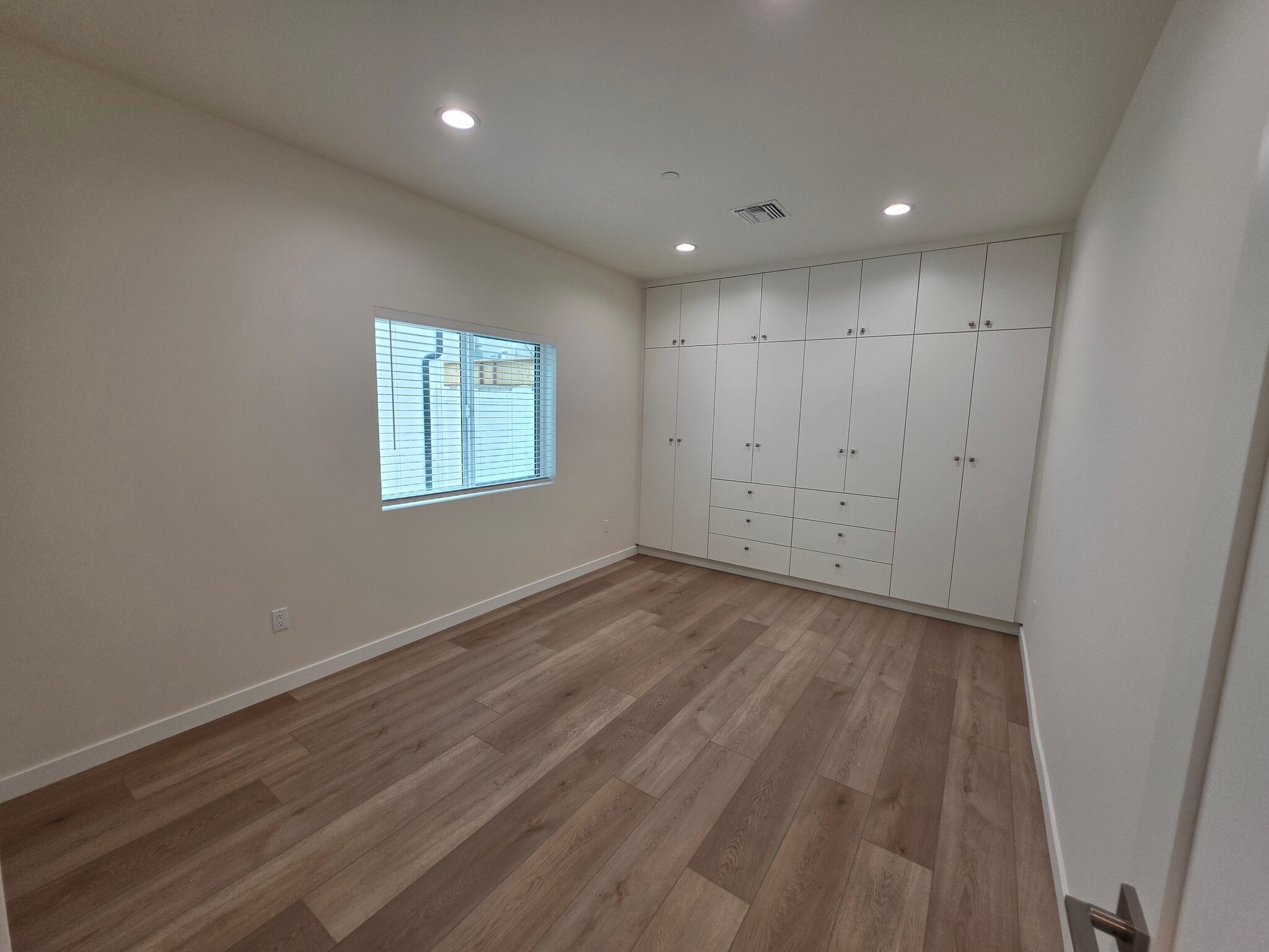 Building Photo - 6746 Ben Ave