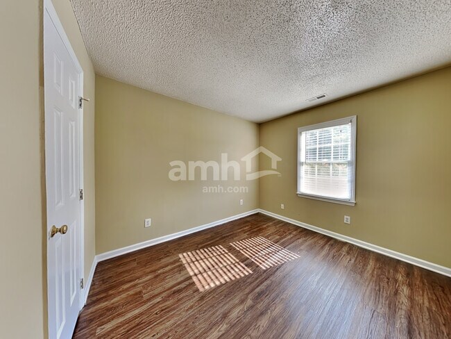 Building Photo - 1003 Pine Acres Ct