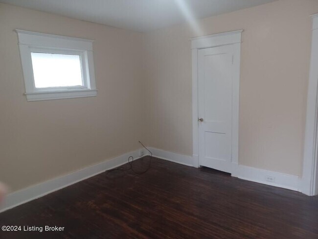 Building Photo - 744 S 37th St