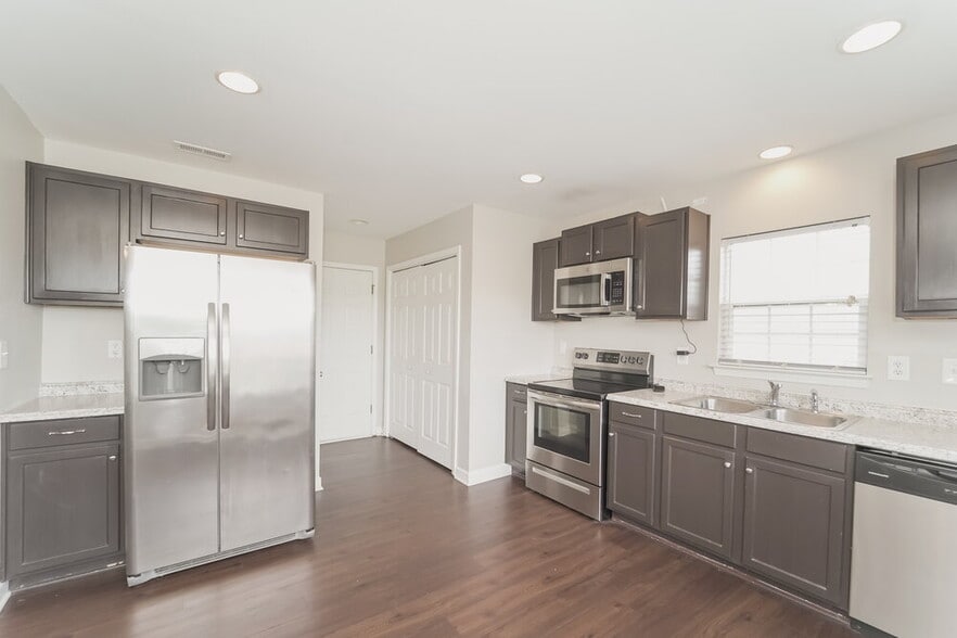 Building Photo - 11300 Alvanley Hills Ct