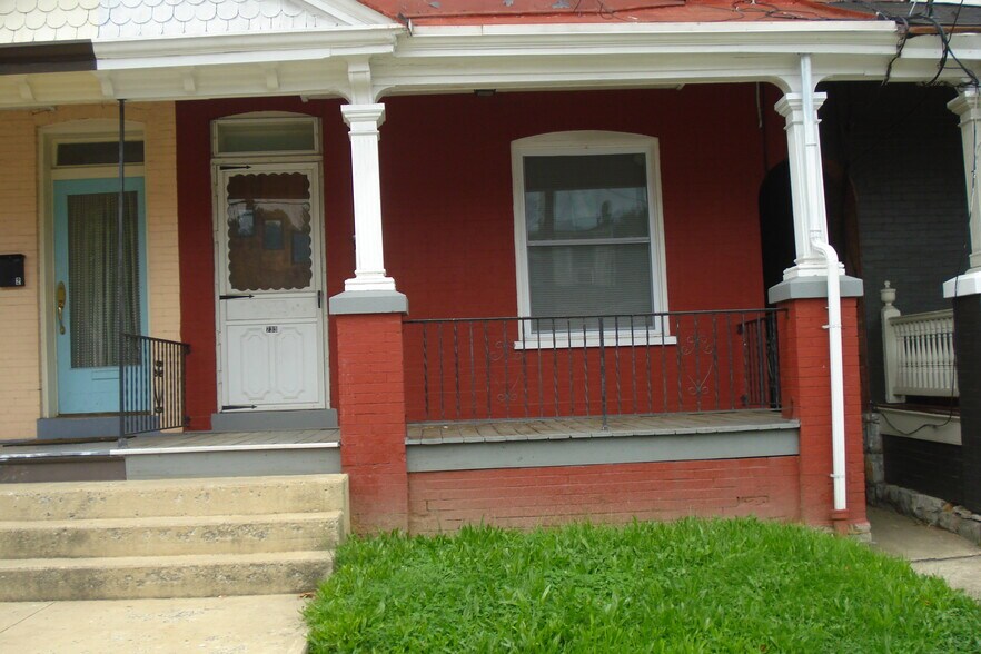 Primary Photo - 733 E Chestnut St