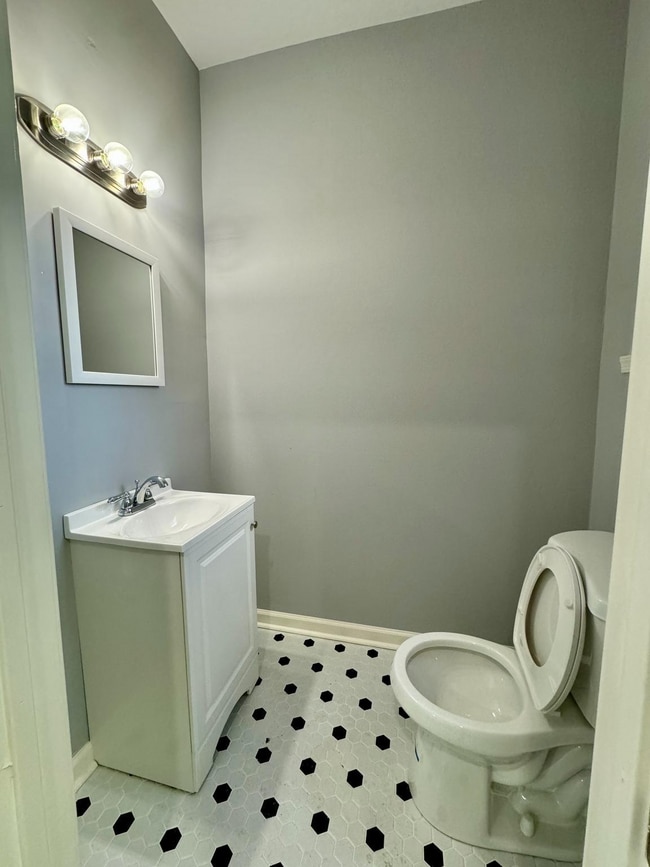 Building Photo - 2925 W Susquehanna Ave