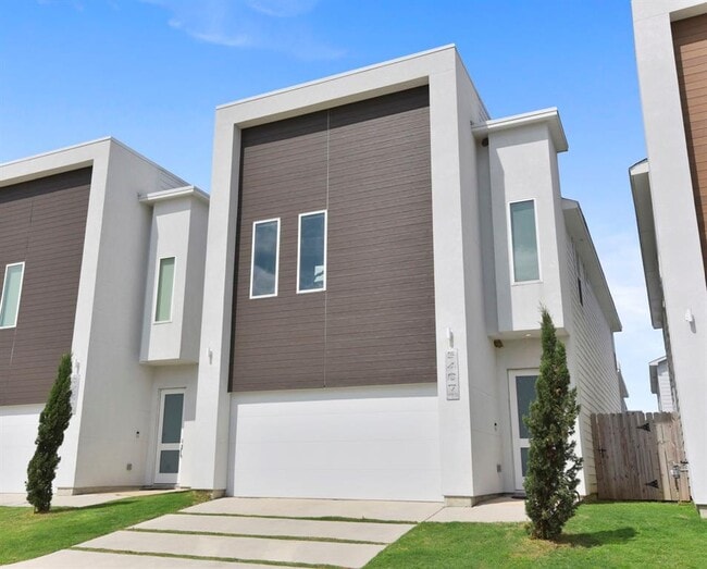 Building Photo - 5407 Tocayo Pl