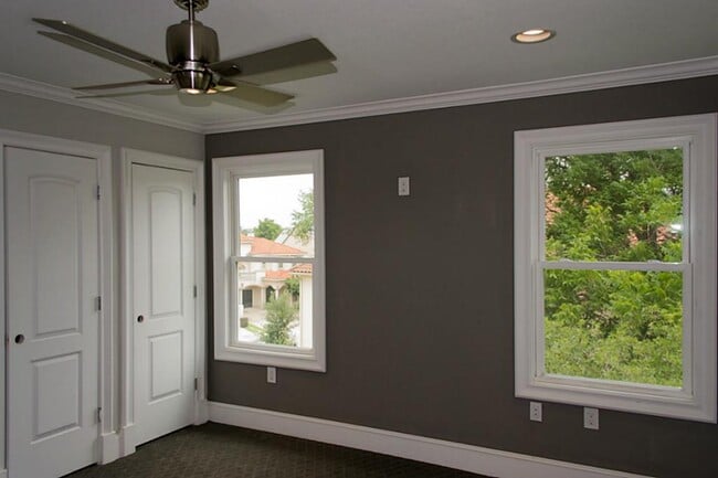 Building Photo - 5545 Navarro St