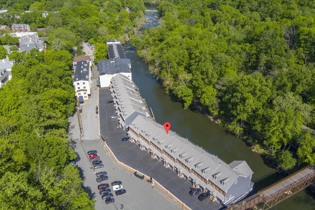 Building Photo - 118 Bancroft Mills Rd