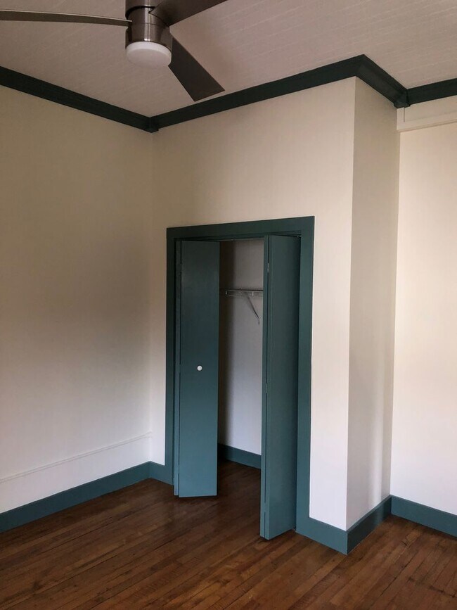 Building Photo - White Sulphur, LLC 171