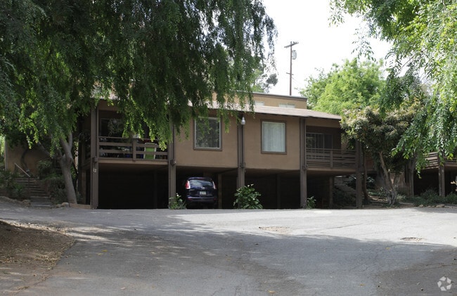 Building Photo - 3060 Panorama Rd