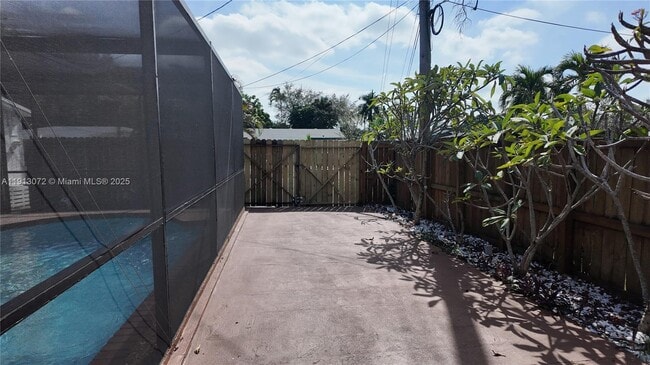 Building Photo - 2100 N 57th Way