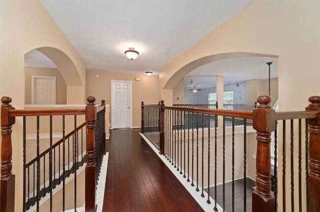 Building Photo - 2218 Laurel Birch Dr