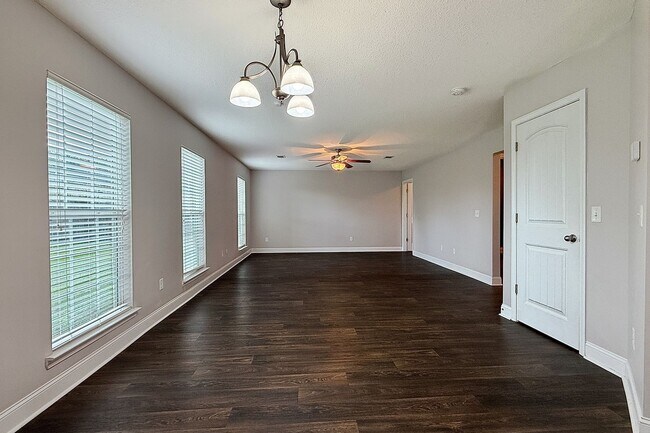 Building Photo - 309 Nashview Trail