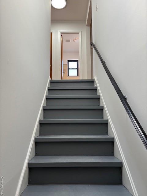 Building Photo - 1814 Bussing Ave