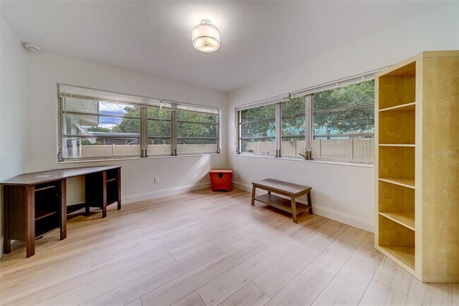 Building Photo - 11424 79th Ave