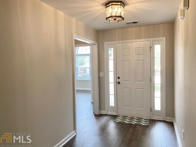 Building Photo - 302 Highland Falls Dr