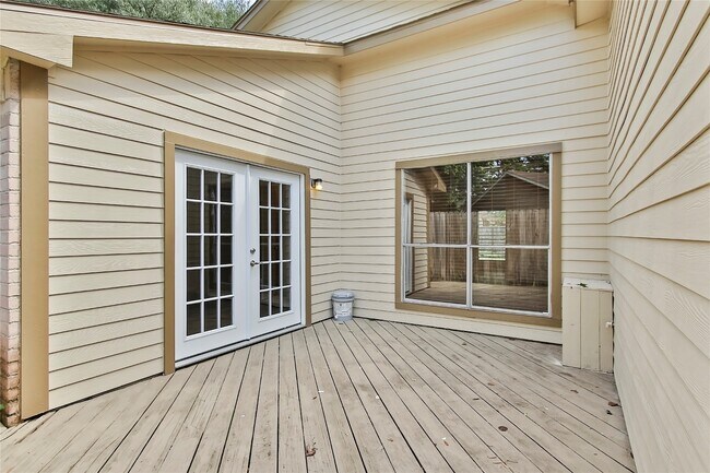 Building Photo - 6903 Foxmont Ln