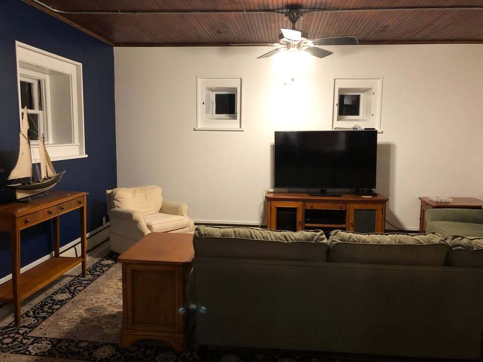 Family Room - 183 Highland Rd