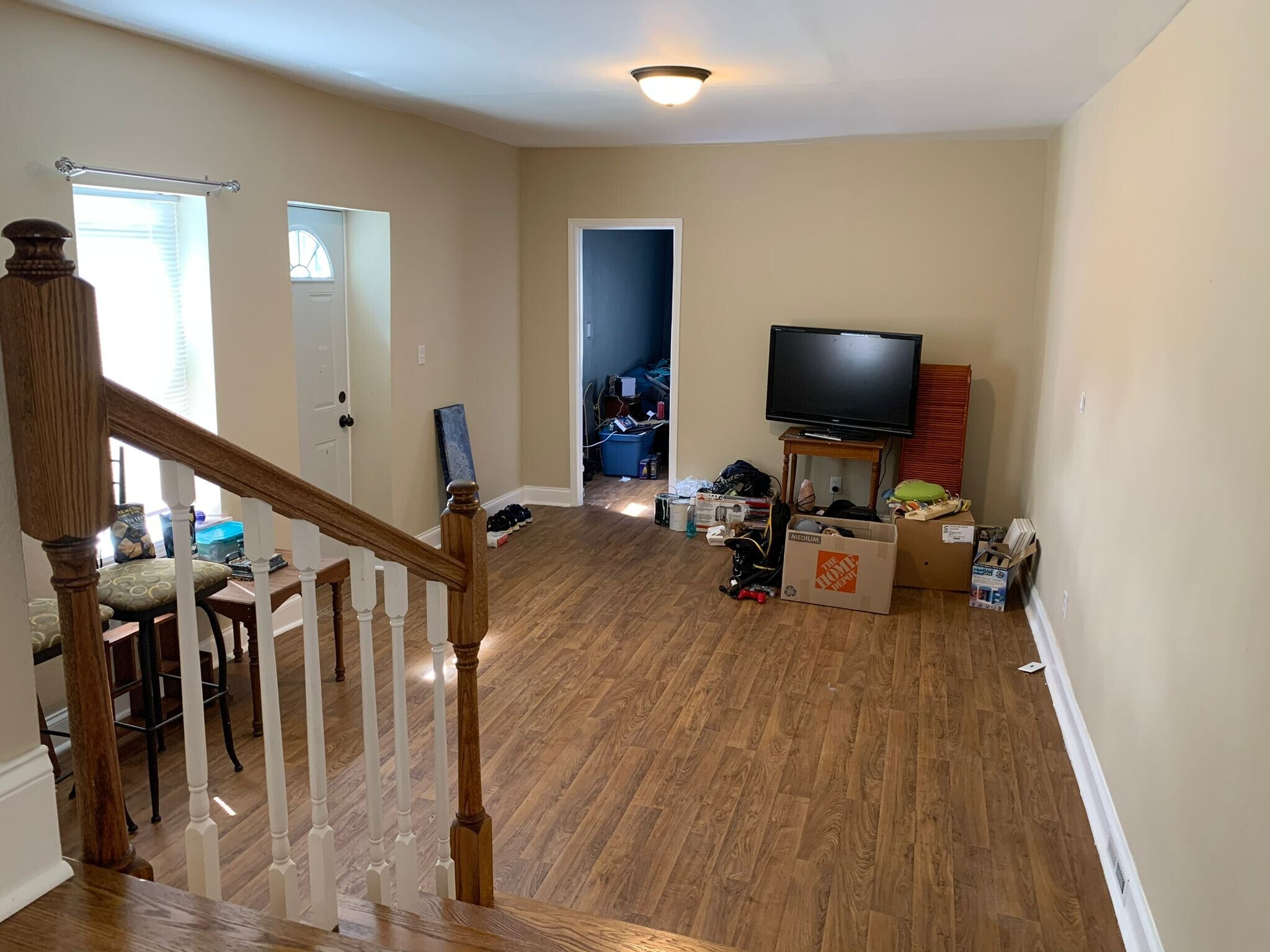 Large Living Room - 3667 E Munkwitz Ave
