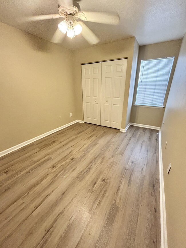Building Photo - 2856 Botany Pl