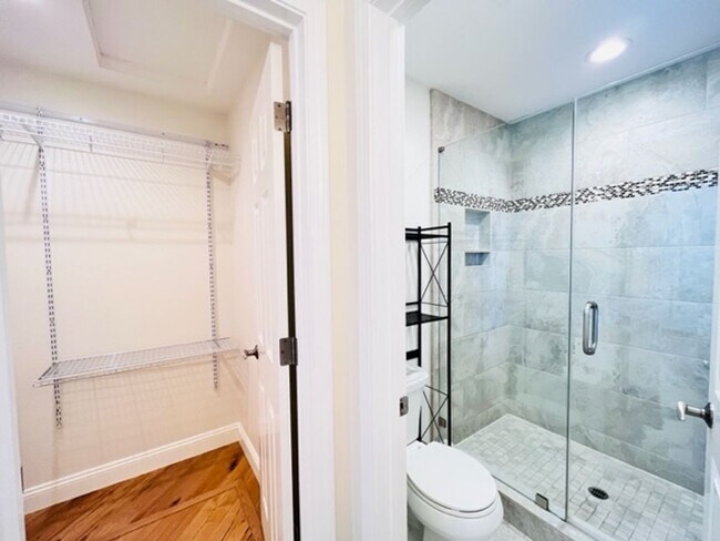 Building Photo - Charming and Move-in Ready 3BD/2BA, Single...