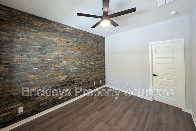 Building Photo - 4021 E Pony Ln