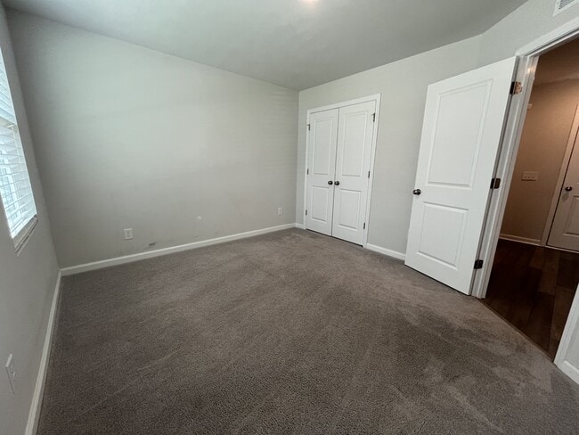 Building Photo - 2527 Laurel Valley Way
