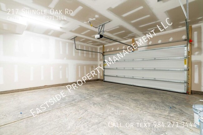 Building Photo - 217 Shingle Oak Rd
