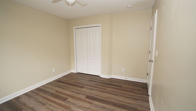 Building Photo - 412 Ridgeway Dr