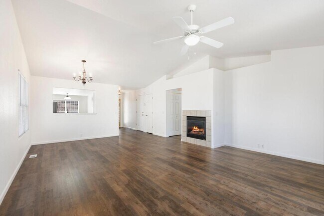 Building Photo - 8703 Silver Glen Dr