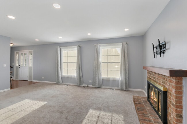 Building Photo - 1648 Eddy Ln