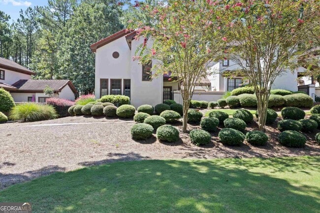 Building Photo - 1410 Club Dr
