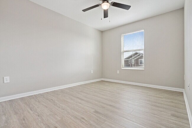 Building Photo - Spacious 4-Bed Retreat with 2.5 Baths in Davenport, FL – Your Next Rental Home Awaits!