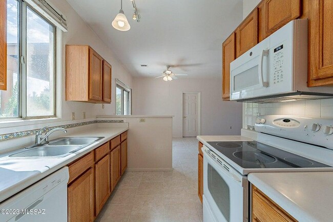 Building Photo - 3781 S Avenida de Encino