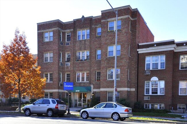 Building Photo - 3028 Wisconsin Ave NW