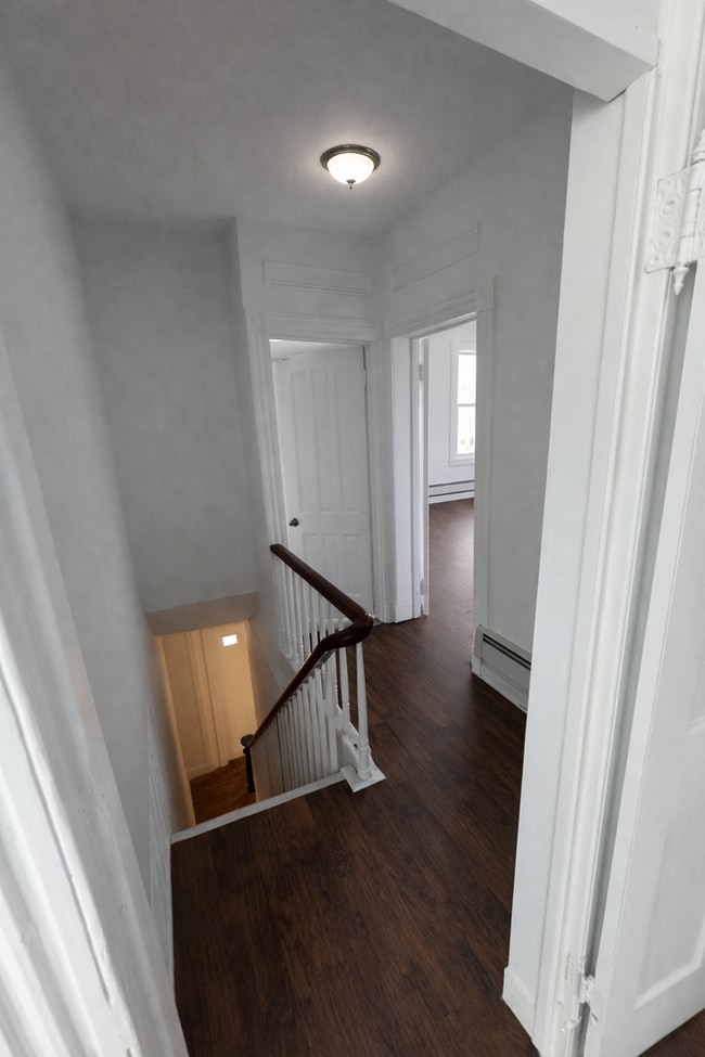 Building Photo - 108 S Main St