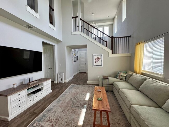 Building Photo - 8013 Izetta Ln