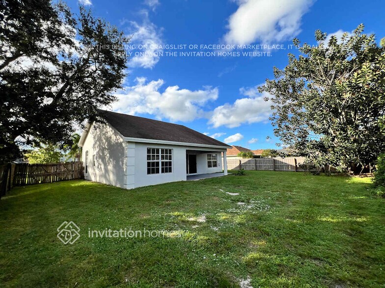 Building Photo - 2265 SW Picture Terrace