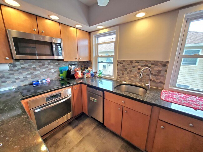 Building Photo - 22 5th Street Apt #2, Medford, MA 02155 - ...