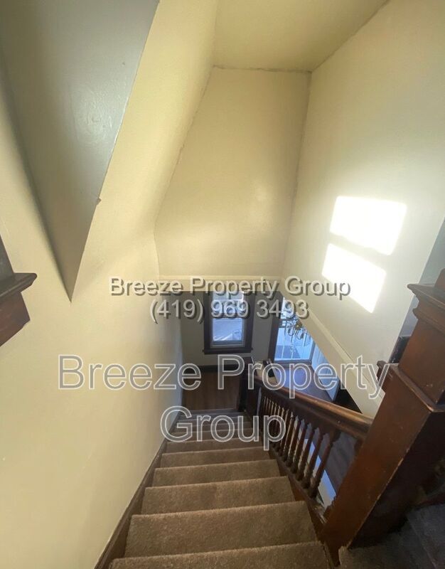 Building Photo - 1477 South Ave