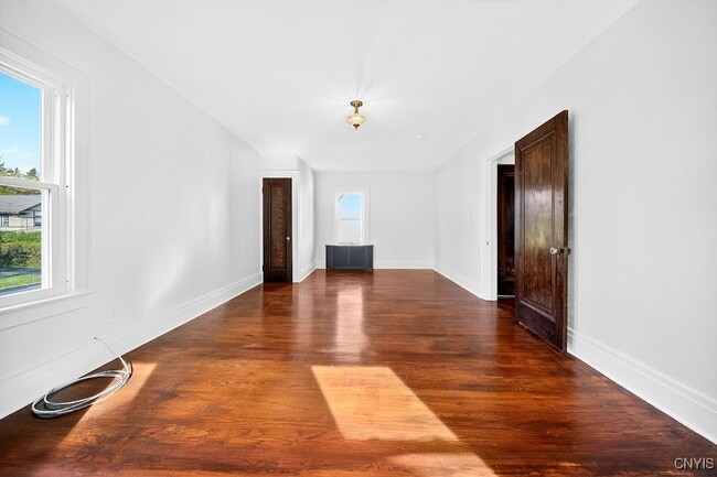 Building Photo - 363 Hickok Ave