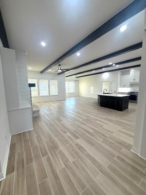 Building Photo - 7773 Via Roma Ave