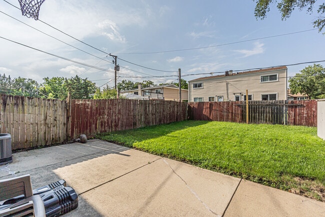 Building Photo - 1132 Brighton Pl