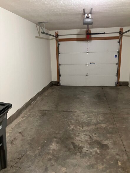 Building Photo - 1023 Laurel Tree Ct