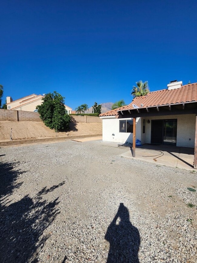 Building Photo - Charming Single-Story Home