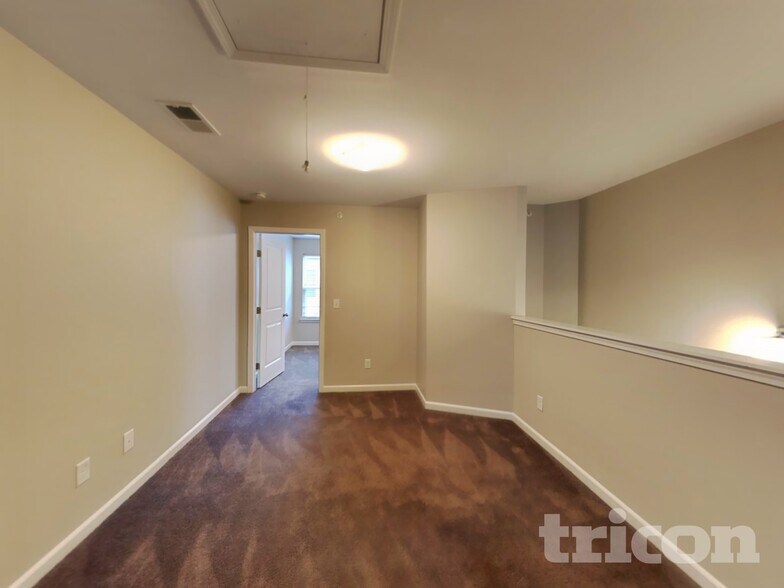 Building Photo - 405 Riverwood Ct