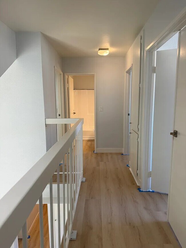Building Photo - 10765 Esmeraldas Dr