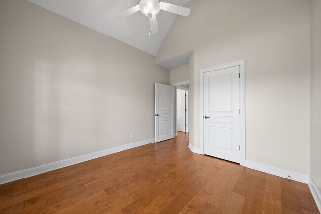 Building Photo - Pet Friendly Four Bedroom off Exit 8!